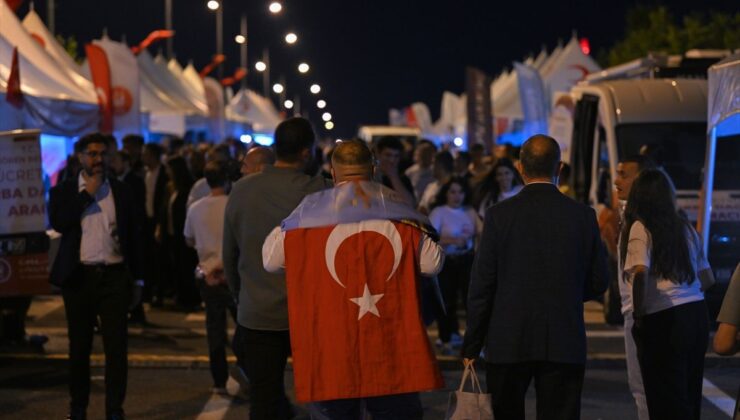 15 Temmuz Demokrasi Nöbeti: Birlik ve Beraberlik Vurgusu