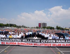 253 taksici Türk bayraklarıyla 15 Temmuz konvoyu düzenledi