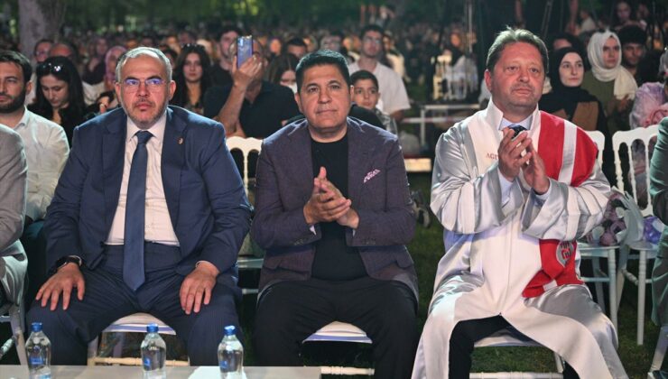 Abdullah Gül Üniversitesi’nde mezuniyet töreni düzenlendi