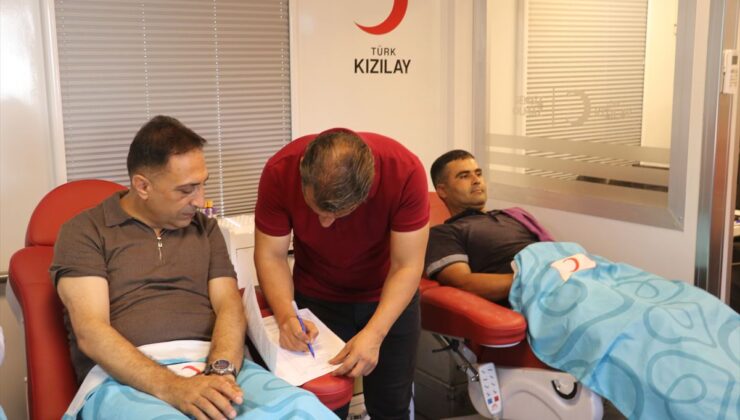 Adana’da muhtarlardan kan bağışı kampanyasına destek