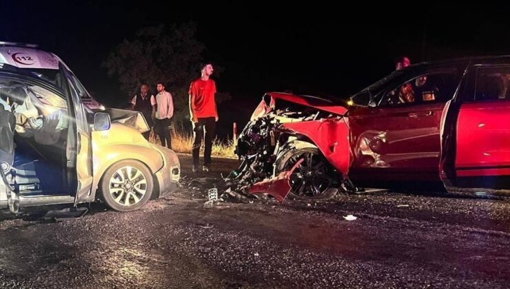 Afyonkarahisar’da kaza: 2 ölü, 4 yaralı