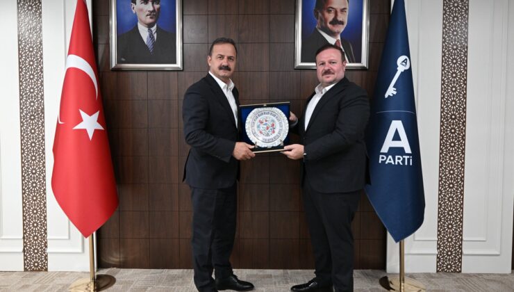 Ağıralioğlu, Öz İplik İş Sendikası heyetiyle tekstil sektörünün sorunlarını görüştü
