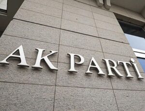 AK Parti Afyonkarahisar’da iki istifa birden