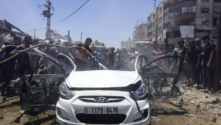 Albüm: İsrail’e Ait İha’lar Gazze’de İki Aracı Vurdu: 4 Ölü, 14 Yaralı