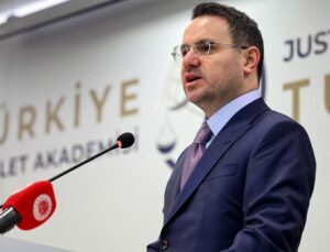 Bakan Gürlek: Kimse Türk mahkemelerine parmak sallayamaz