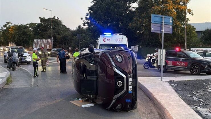 Bakırköy’de otomobil refüje çarptı: sürücü yaralı