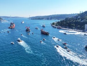 Boğaz’da 15 Temmuz şehitleri için 253 tekneli kortej