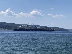Boru döşeme gemisi, Çanakkale Boğazı’ndan geçti