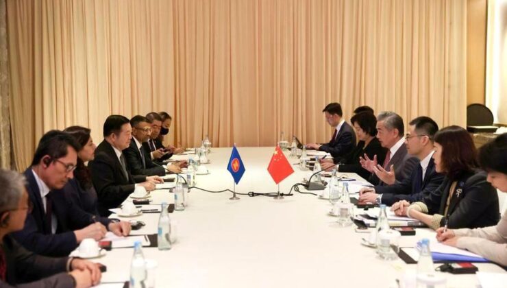 Çin Dışişleri Bakanı: Güney Çin Denizi Meseleleri, Çin-Asean İlişkilerinin Önünde Engel Olmamalı