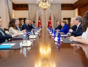 Dışişleri Bakanı Fidan, Ankara’da ABD’li senatörleri kabul etti
