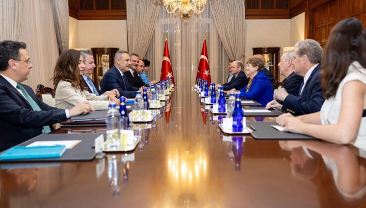 Dışişleri Bakanı Fidan, Ankara’da ABD’li senatörleri kabul etti