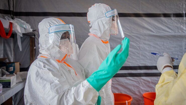 Ebola vakaları artarken Bundibugyo virüsüne karşı geliştirilen aşının ilk gönüllüsü aşılandı