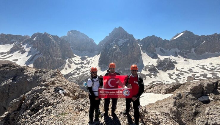 Eğitim-Bir-Sen’den 15 Temmuz Zirve Tırmanışı