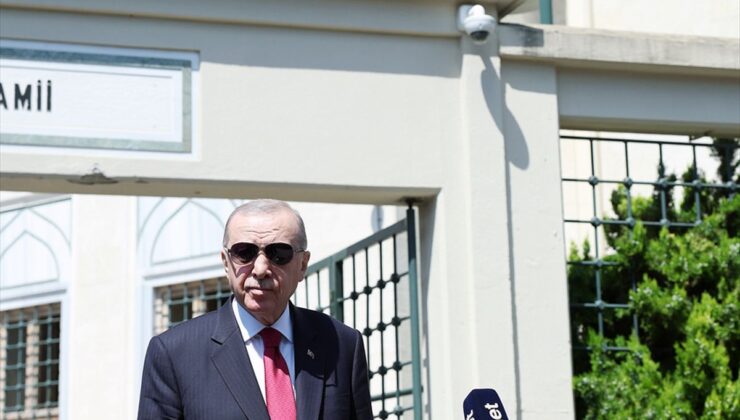 Erdoğan, Üsküdar’da Cuma Namazı Kıldı