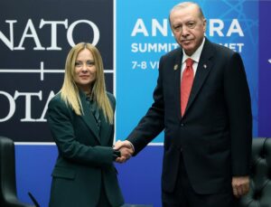 Erdoğan’dan Meloni’ye: AB ile son pürüzleri kaldıralım