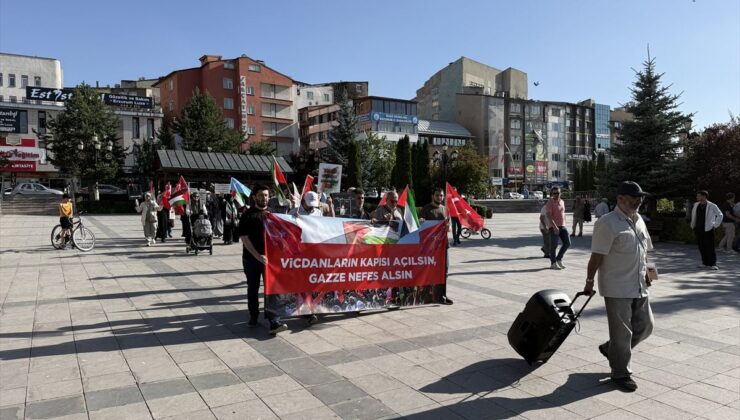 Erzurum’da sağlıkçılar Gazze için sessiz yürüyüşlerini 141’inci haftada sürdürdü
