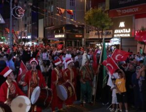 Esenler’de 15 Temmuz anma programı: 253 metrelik bayrak yürüyüşü