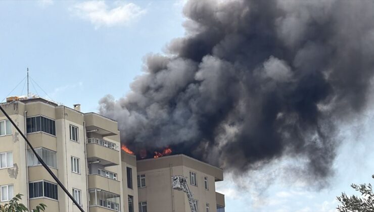 Gebze’de 16 katlı apartmanın çatısında yangın