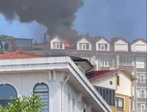 Gerede’de apartman çatısında yangın