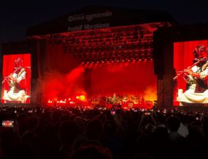 Gorillaz grubu İstanbul’da müzikseverlerle buluştu