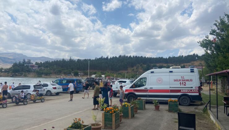 Hazar Gölü’nde batan kayıktaki 7 kişi kurtarıldı