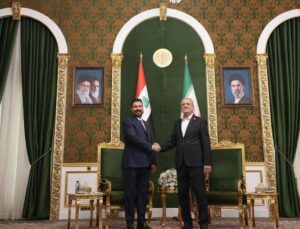 Irak Başbakanı El-Zeydi, Tahran’da İran Cumhurbaşkanı Pezeşkiyan ile görüştü