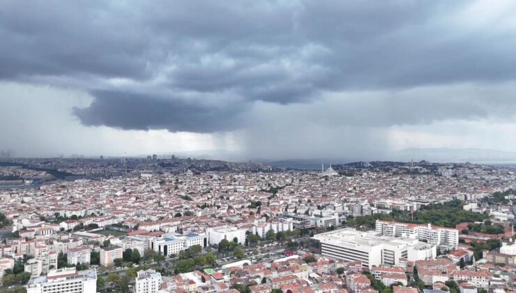 İstanbul’da gökyüzü kara bulutla kaplandı / Dron görüntüsüyle