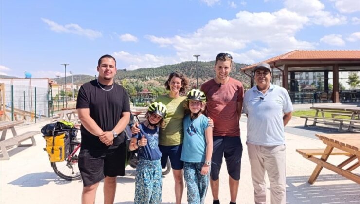 İsviçreli Aile Dünya Turunda Nallıhan’a Uğradı