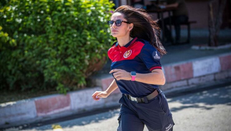 İzmir itfaiyesinin ilk ve tek kadın şoförü Ayet: Ekip arkadaşlarımın canı bana emanet
