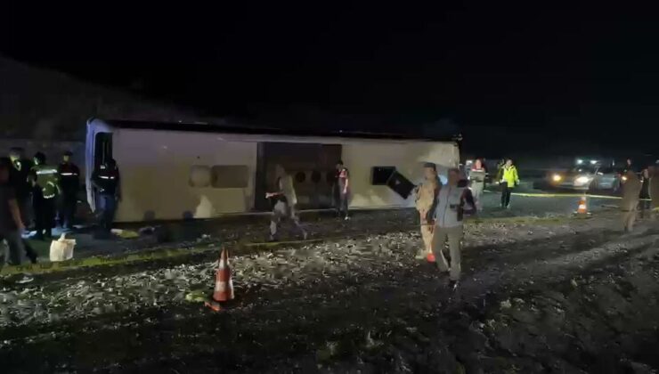 Kırıkkale’de yolcu otobüsü devrildi: 40 kişi hastaneye kaldırıldı