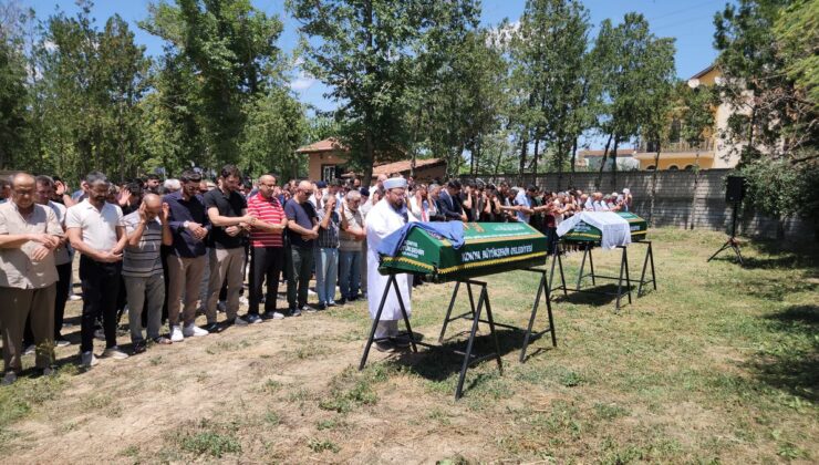 Konya’da Kaldırıma Çıkan Taksinin Çarptığı Anne ve Kızı Toprağa Verildi