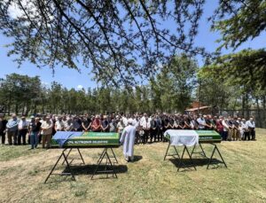Konya’da taksinin çarptığı anne-kız toprağa verildi