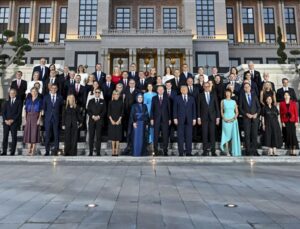Külliye’de tarihi NATO resepsiyonu: Liderler aile fotoğrafı çekimine katıldı