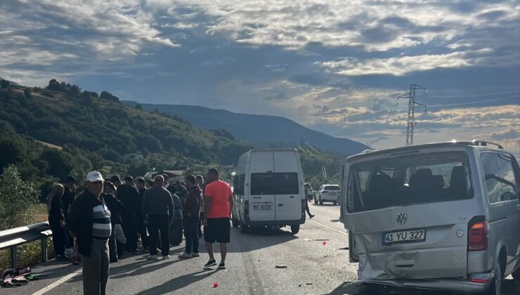 Ladik’te tarım işçisi minibüsü ile panelvan çarpıştı: 5 yaralı