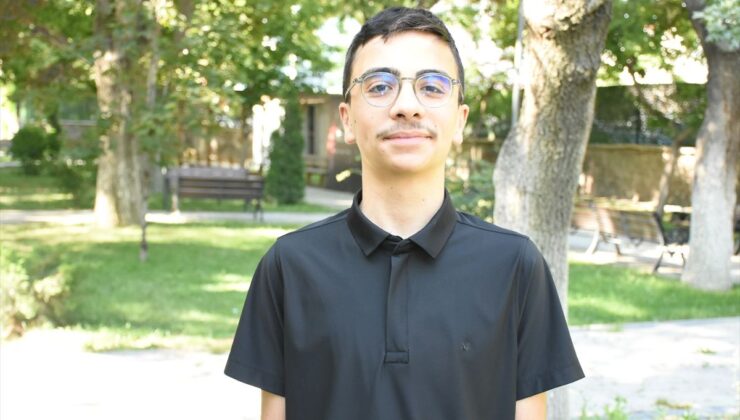 LGS’de 500 tam puan alan Mahmut’un ilk tercihi Kartal Anadolu İmam Hatip Lisesi oldu