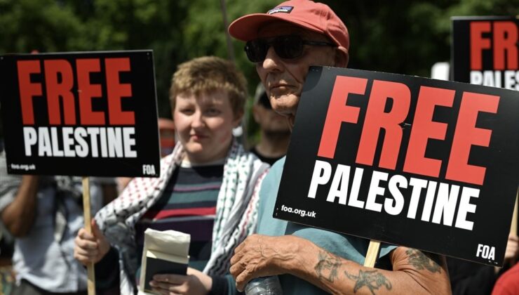Londra’da düzenlenen Filistin’e destek yürüyüşünde “İsrail’e yaptırım uygulanması” talep edildi