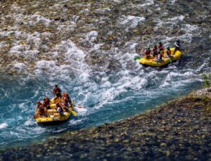 Manavgat’ta debisi yükselen Köprüçay rafting tutkunlarını ağırlıyor