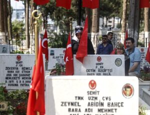 Mersin, Hatay ve Osmaniye’de 15 Temmuz’da şehitliklere anlamlı ziyaret