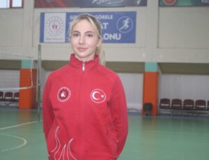 Milli wushucu Elif Naz Kara, Balkan Şampiyonası’na hazırlanıyor
