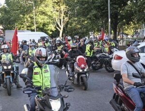 Motosikletli konvoyla 15 Temmuz anması