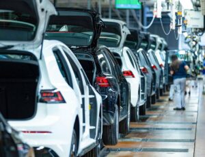 Otomotiv devinden tarihi küçülme adımı! Model sayısı yarıya inecek