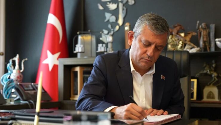 Özgür Özel, 91 vekille CHP’den istifa ederek YENİ Parti’yi kurdu