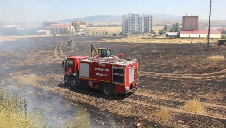 Sivas’ta 80 dönüm ekili arazi yandı