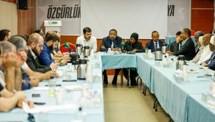 Sudanlı yetkililer İHH’da STK’larla bir araya geldi: ‘İnsani krize yeterli yardım gelmiyor’