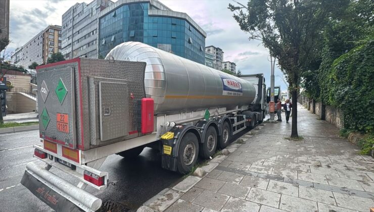 Sultangazi’de tankerde yapılan basınç tahliyesi gaz sızıntısı endişesiyle mahallede paniğe neden oldu