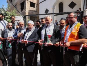 Suriye’deki savaşta hasar gören El-Kudüs Camisi Türk hayırseverlerin desteğiyle yeniden ibadete açıldı
