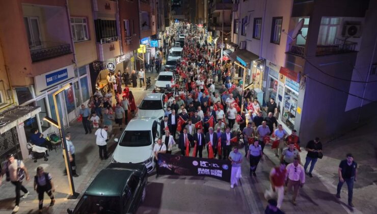 Türkeli’de 15 Temmuz Demokrasi ve Milli Birlik Günü yürüyüşü düzenlendi