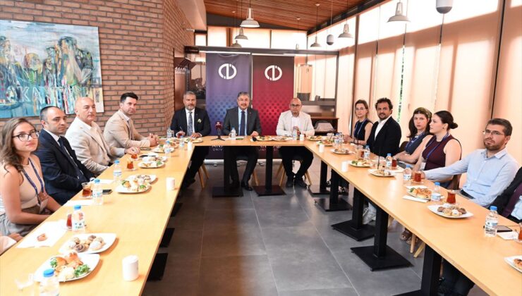 Uluslararası Türkoloji Öğrencileri Eskişehir Valisi ile Buluştu
