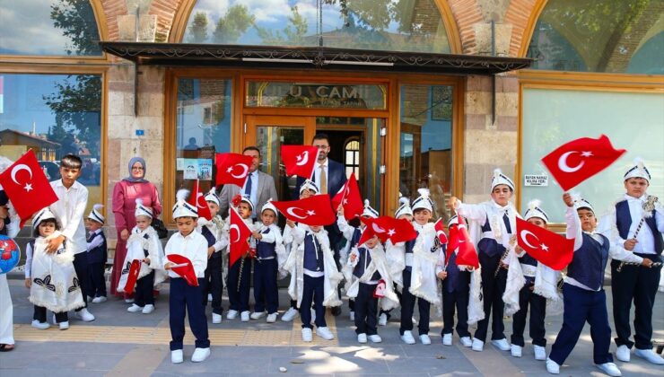 Uşak’ta toplu sünnet töreni yapıldı