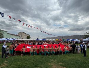 Yıldızeli’nde Karakucak Güreşleri Şenliği